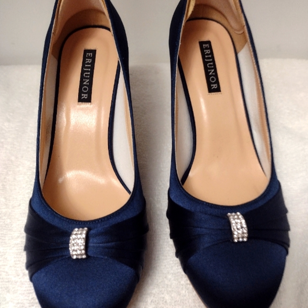 Nave dress heels